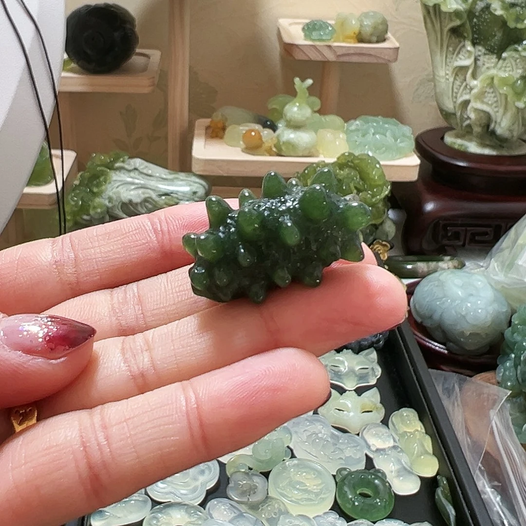 蛇纹石玉颈饰未镶嵌