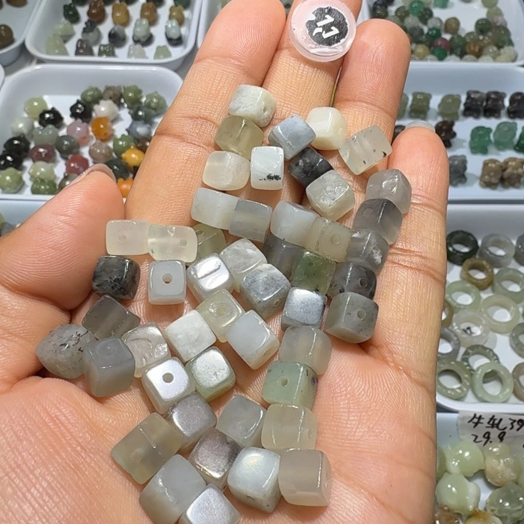 和田玉未镶嵌珠宝奇石卡七50颗