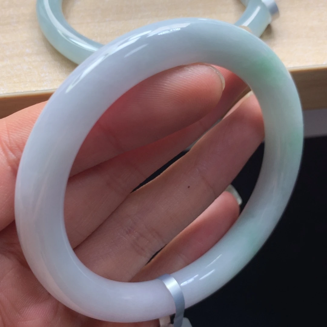 未镶嵌手镯翡翠手镯