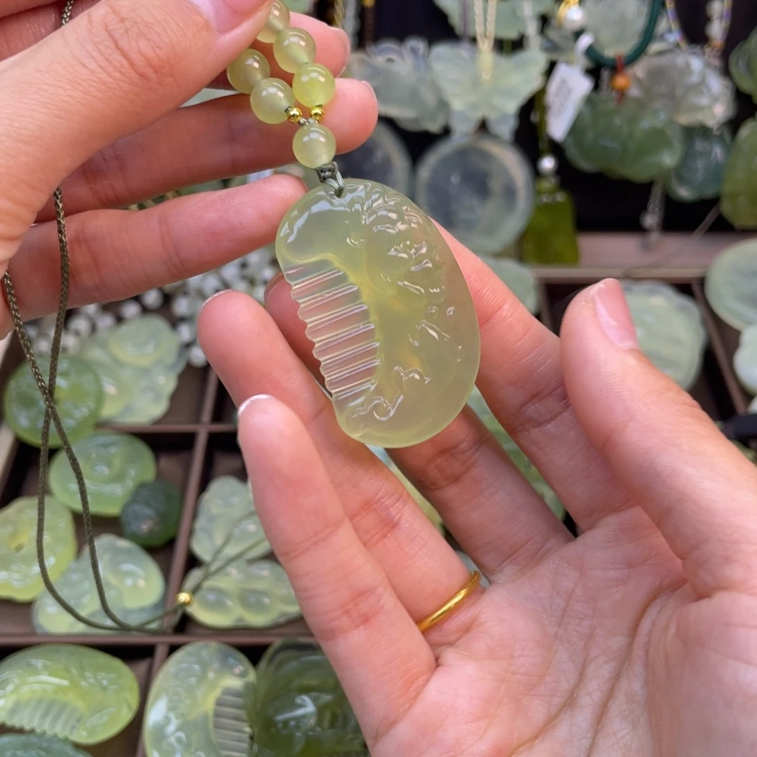 蛇纹石玉未镶嵌项链