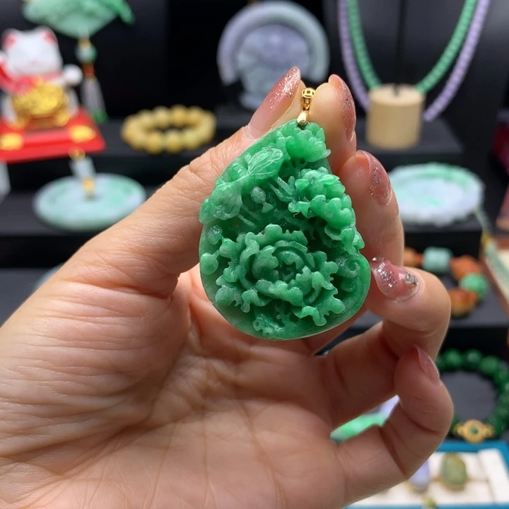翡翠未镶嵌颈饰翡翠花牌