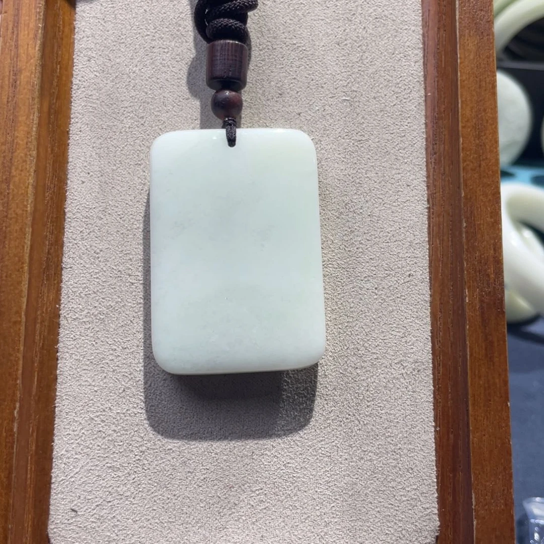 蓝田玉（蛇纹石化大理石玉）颈饰未镶嵌悠**山