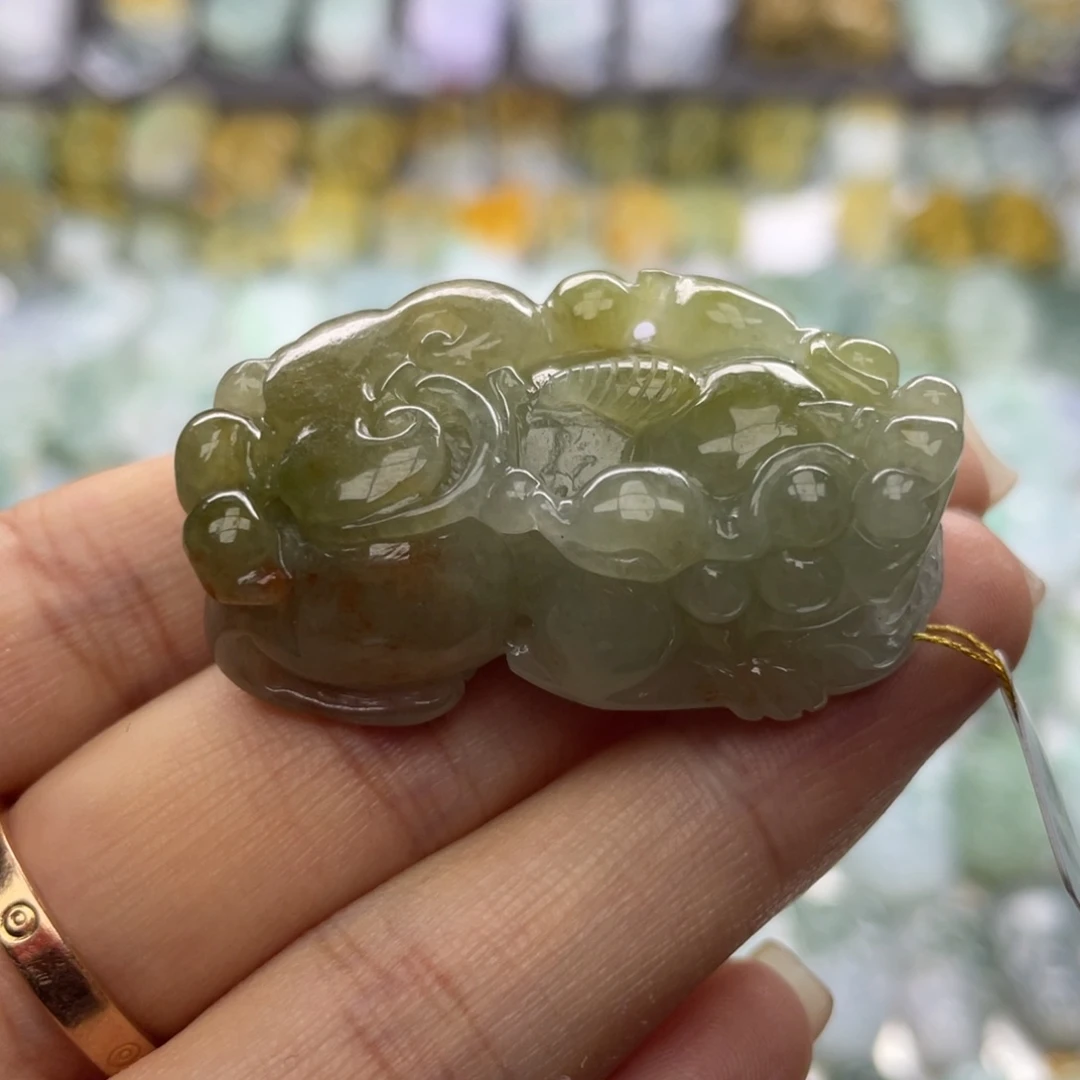 颈饰未镶嵌翡翠貔貅
