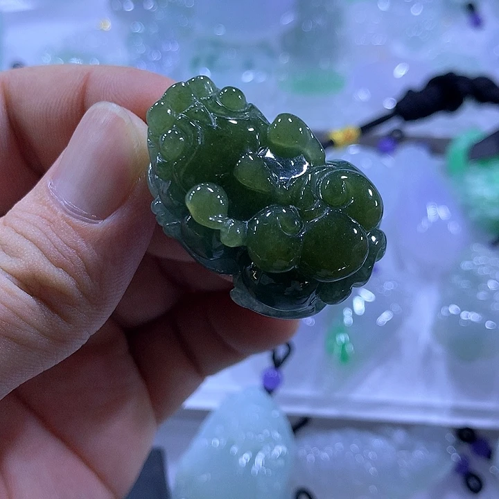 颈饰未镶嵌翡翠天然翡翠A货吊坠
