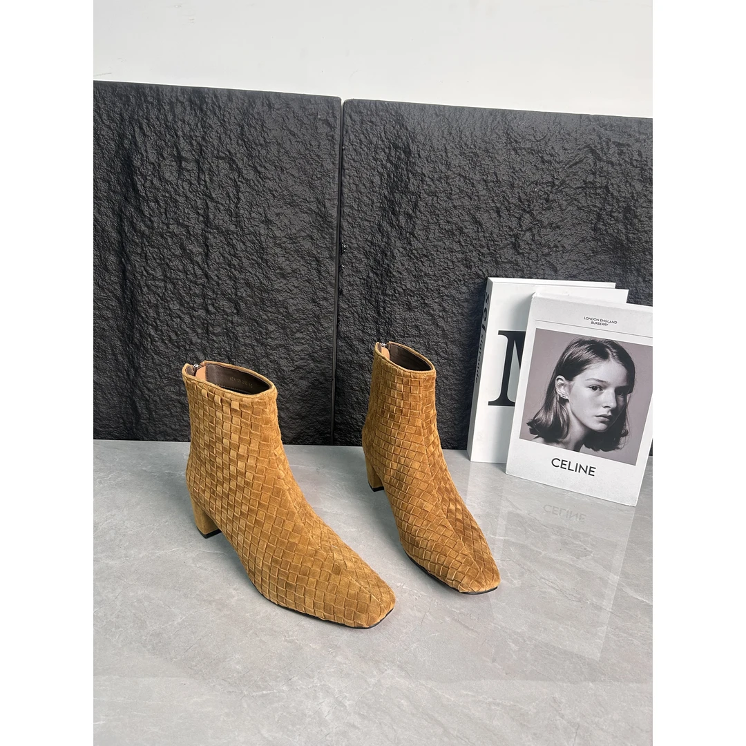 大龙甄选~羊皮/小众设计编织真皮粗跟短靴626-09