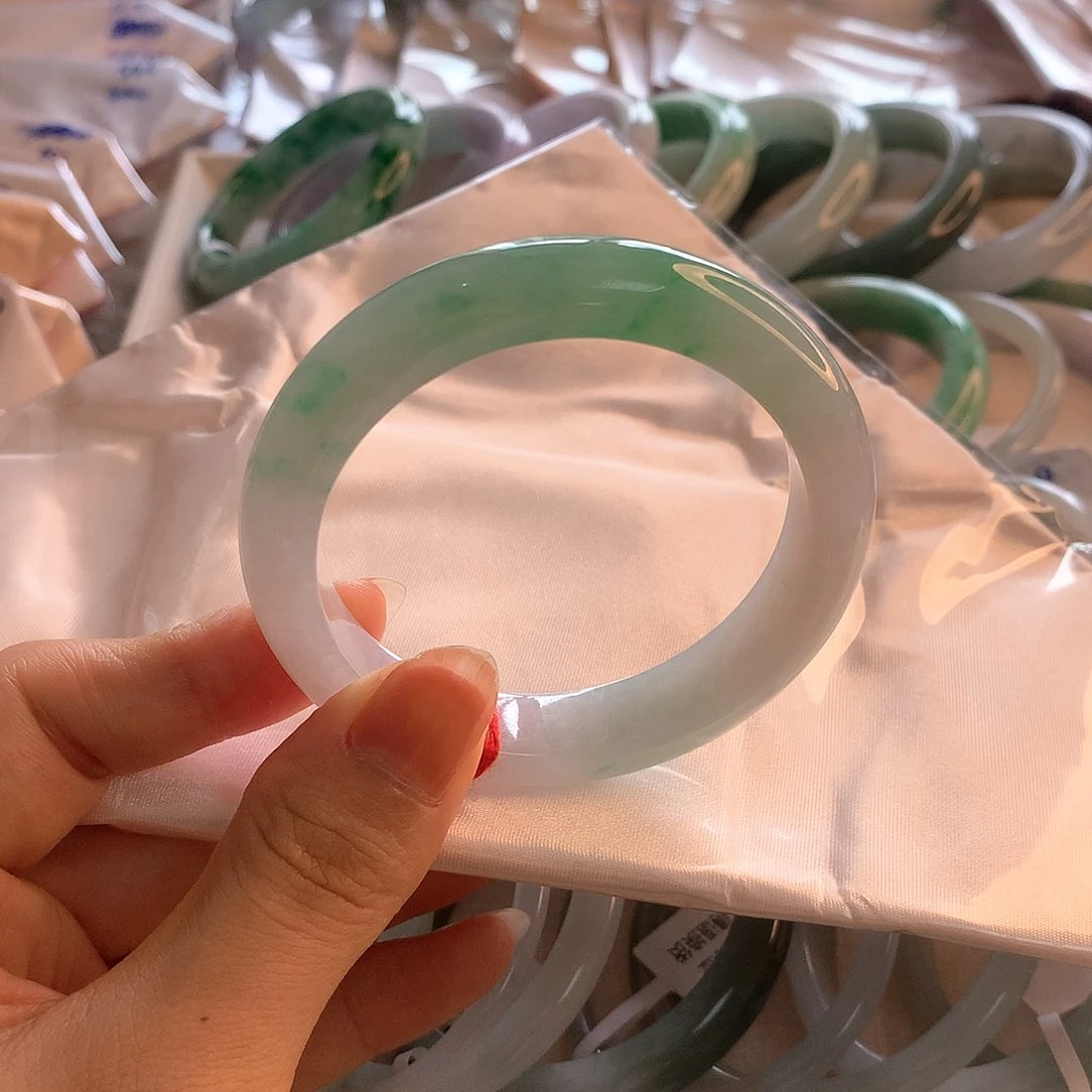 翡翠手镯未镶嵌冰阳绿54
