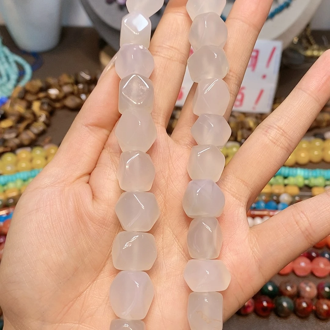 玛瑙/玉髓散珠白玛瑙八棱一条