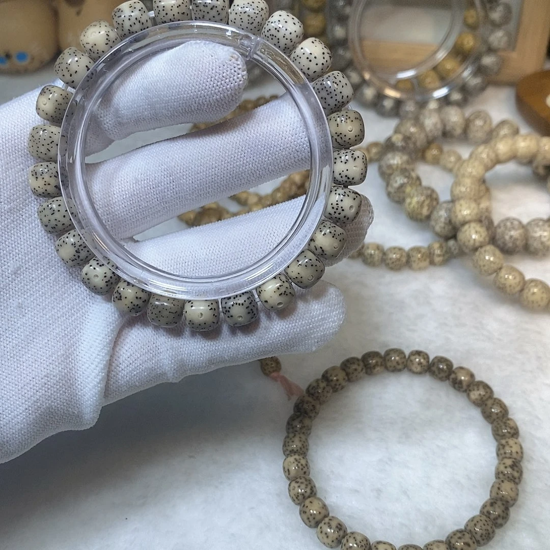 吊坠星月菩提9.8糯冰小单圈