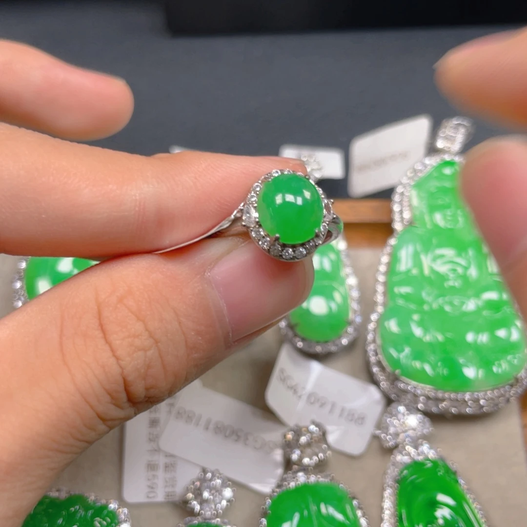 颈饰银S925镶嵌翡翠