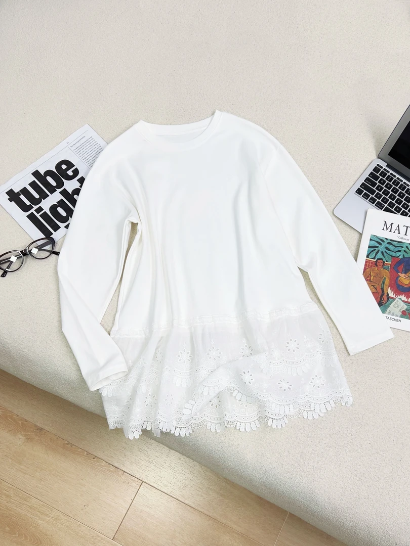 【女王洛克】早春款韩版洋气小香风蕾丝钩花打底衫长袖上衣LK81428