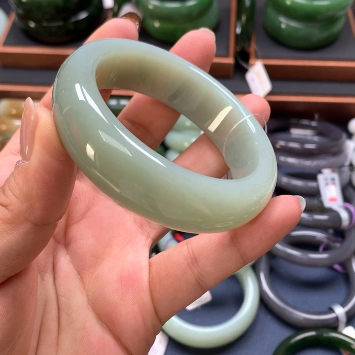 【闪购商品】未镶嵌手镯和田玉