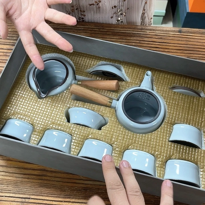 孤品茶具套装等。