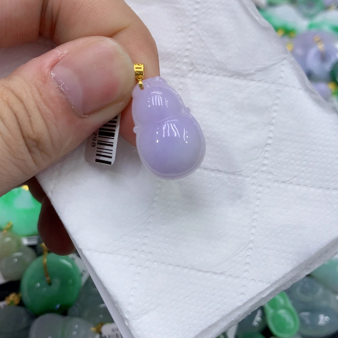 翡翠18K金镶嵌颈饰翡翠