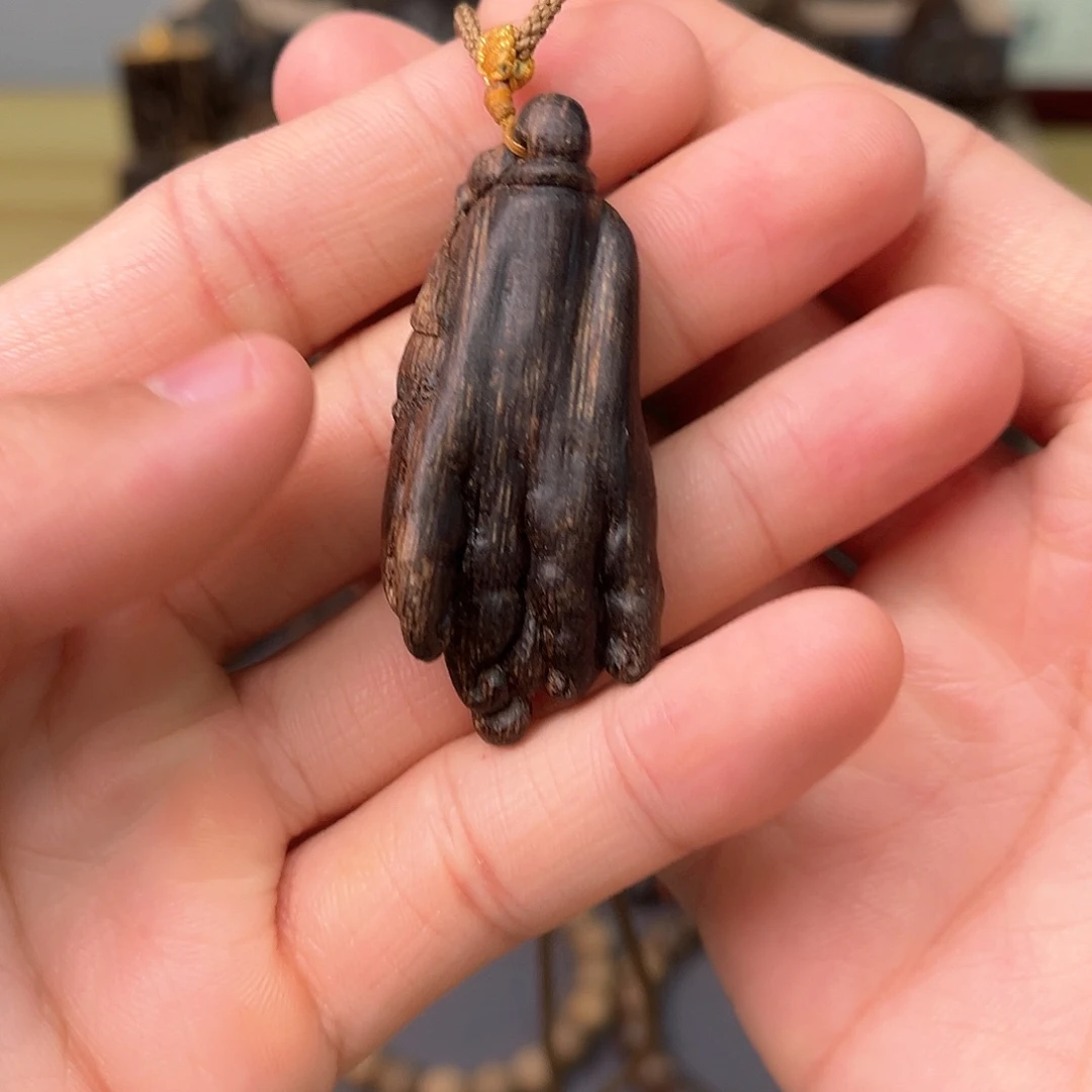 沉香木吊坠达拉干沉水味道好