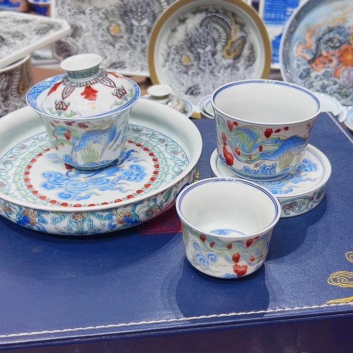 摆件景德镇陶瓷学院等多家单位建立合作伙伴合作