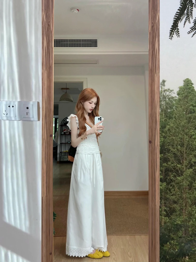 2025夏季森系甜美小飞袖V领设计感蕾丝上衣气质花边阔腿裤两件套