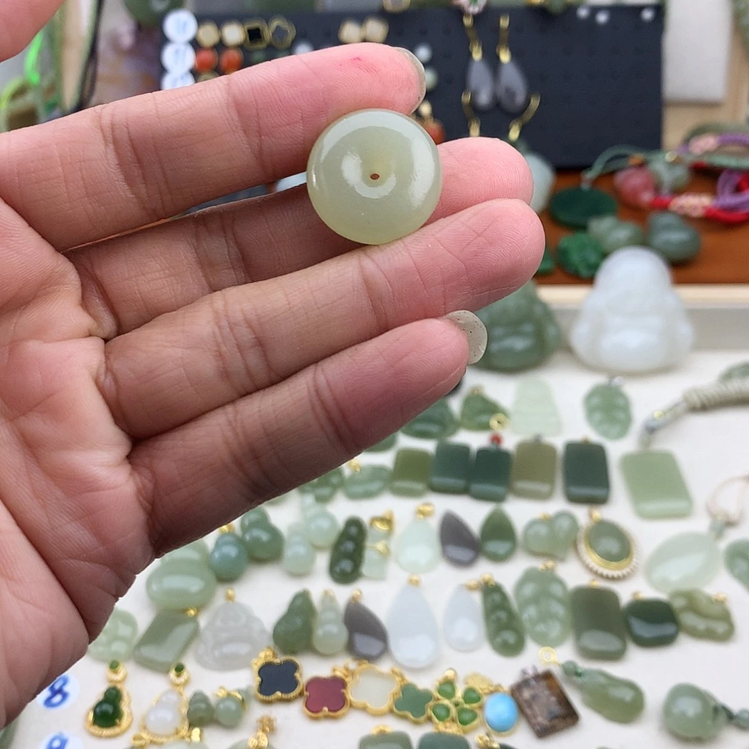 和田玉未镶嵌吊坠(不含链)