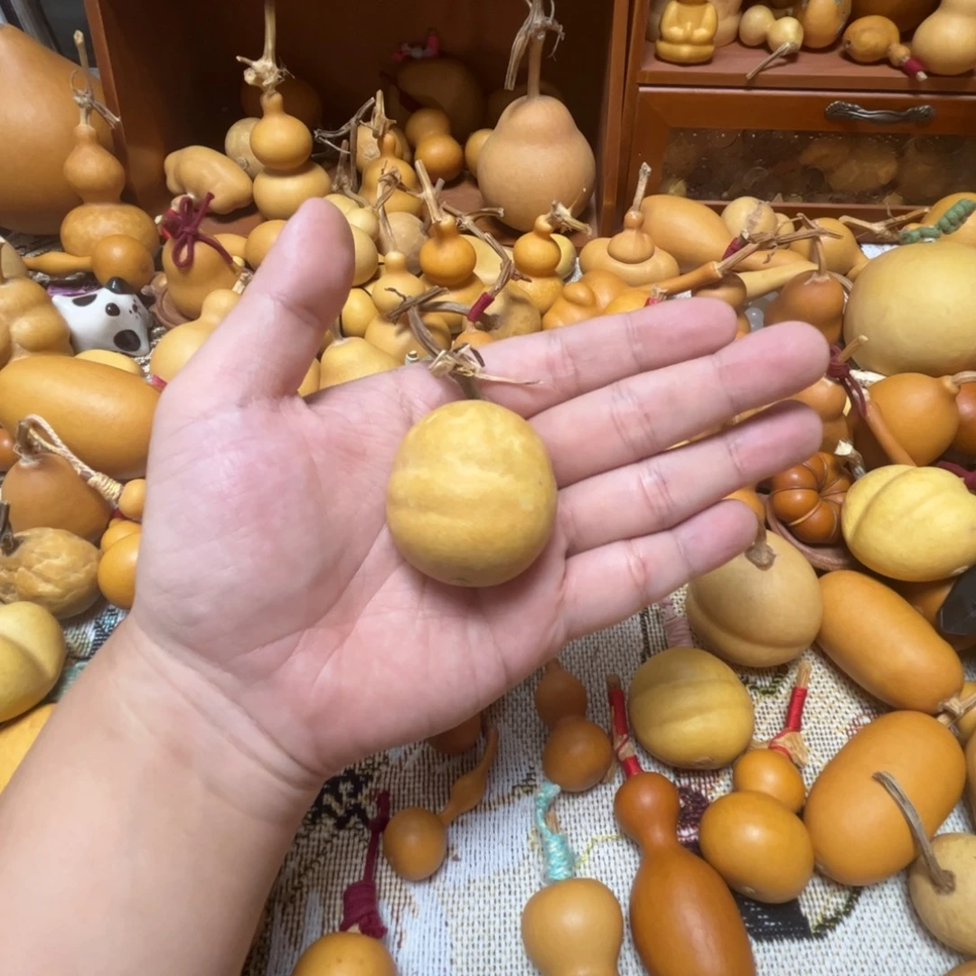 菡***潞这种葫芦吊坠都会在这里