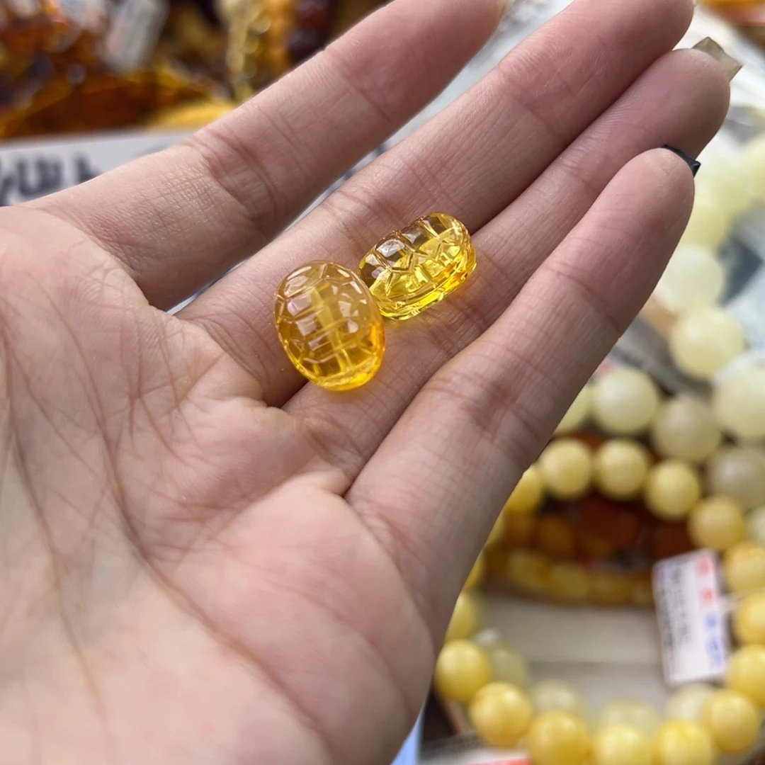 琥珀珠宝奇石未镶嵌