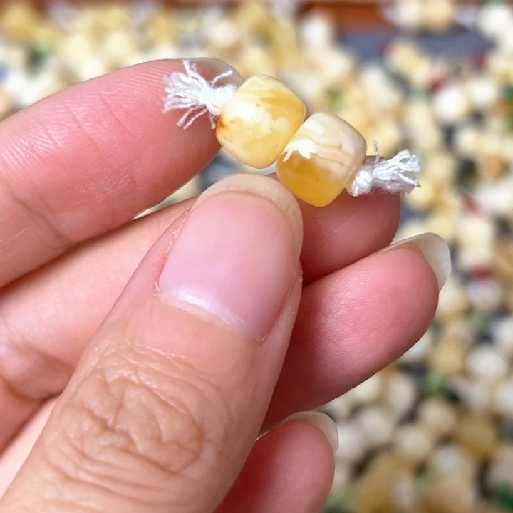 未镶嵌蜜蜡裸石8.8mm一对