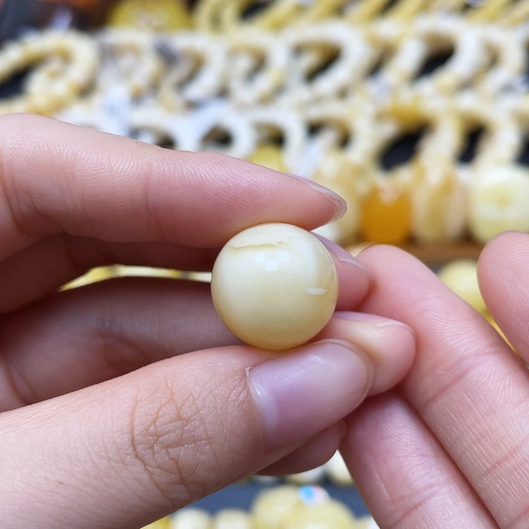 未镶嵌蜜蜡裸石圆珠16.3mm花粉