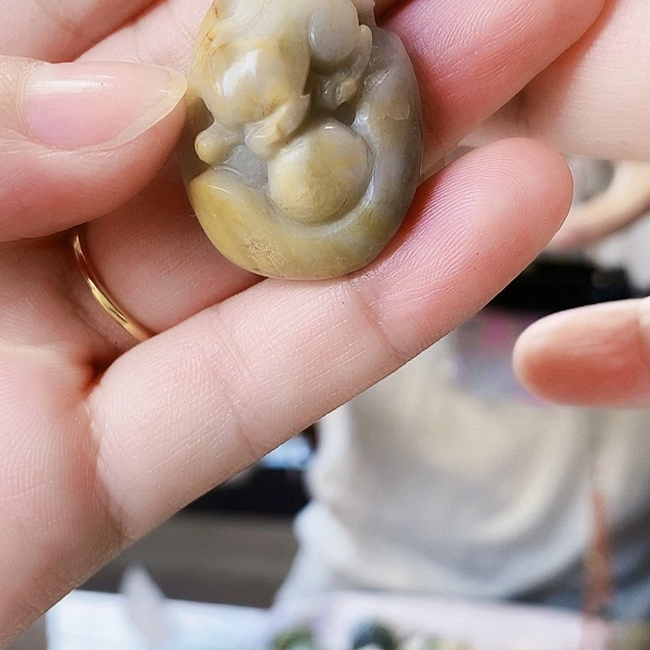 和田玉未镶嵌车挂