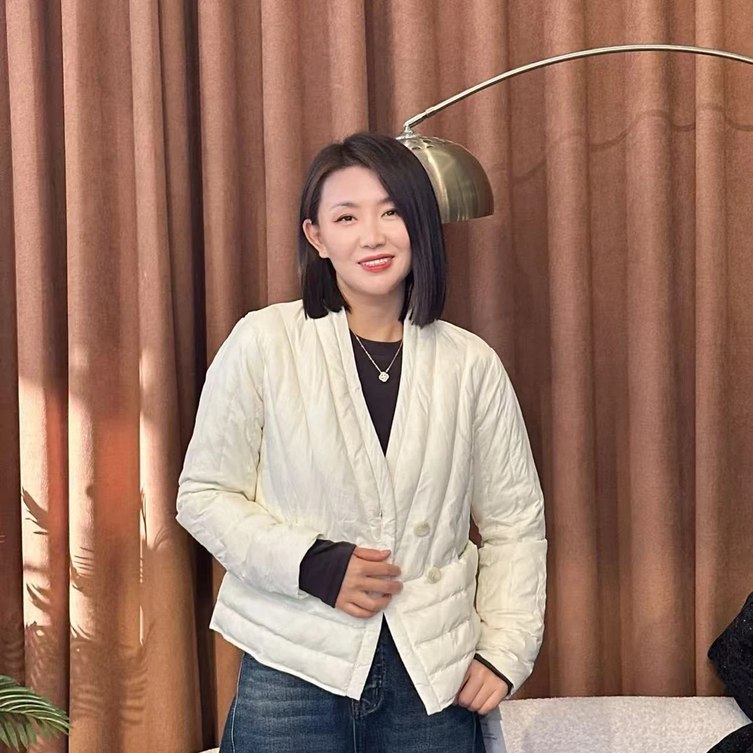 【二婷推荐】25年秋冬新款简约竖条纹V领羽绒服777