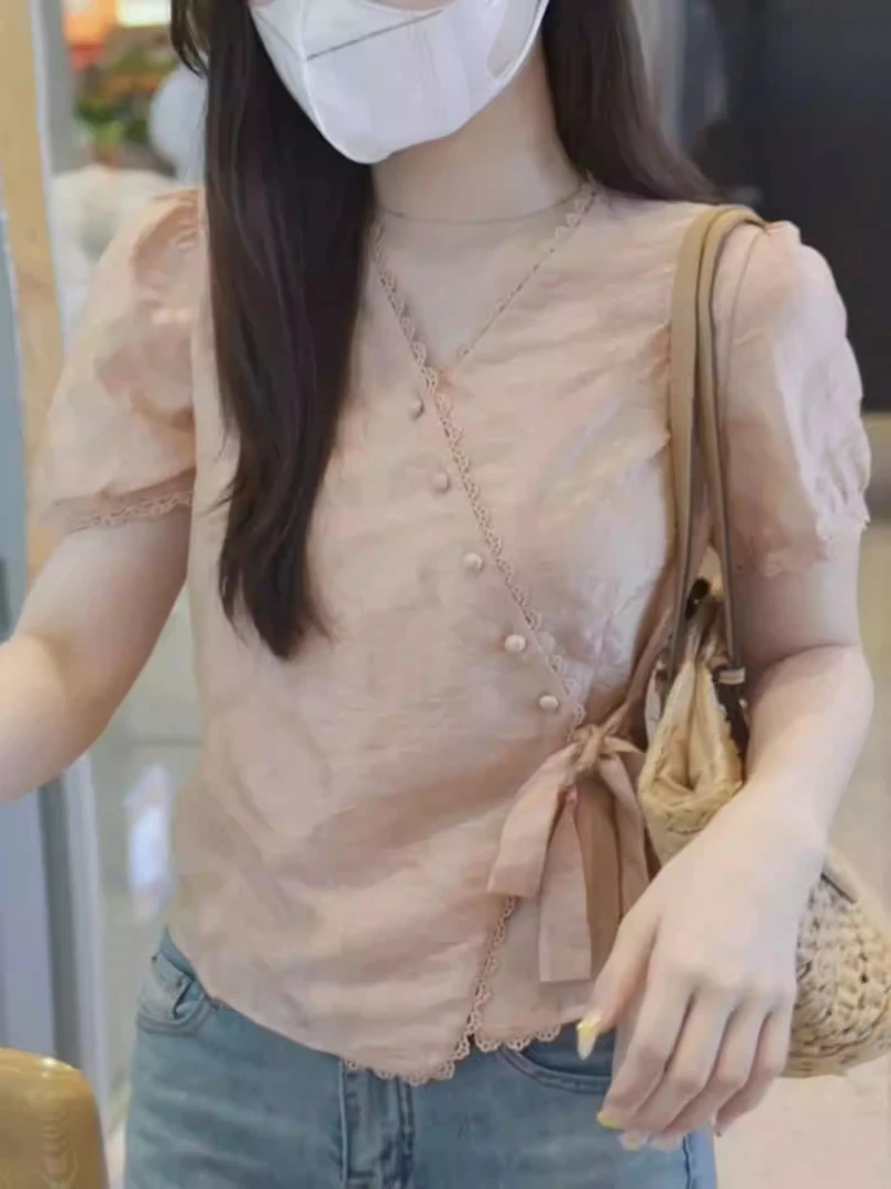 法式V领裸粉色短袖衬衫女夏新款设计感V领绑带气质显瘦别致上衣潮