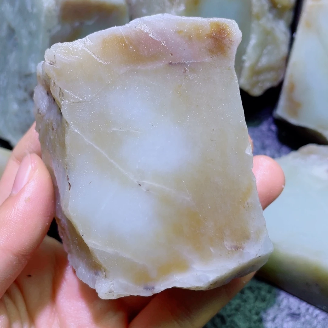 和田玉未镶嵌珠宝半成品