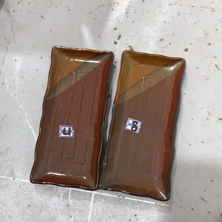 瓷片一物一拍，五厂长盘长度23.5宽10.5底有磕