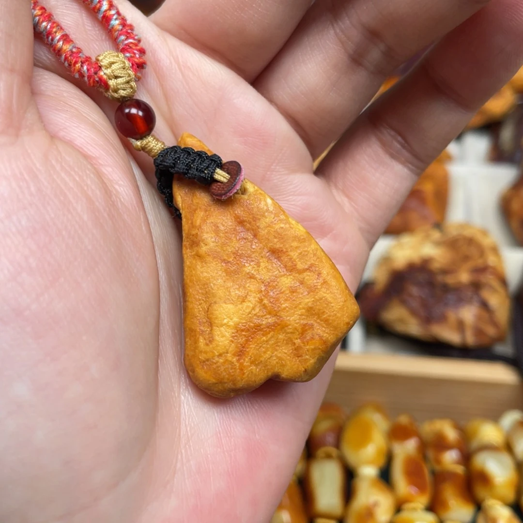 蜜蜡珠宝奇石未镶嵌