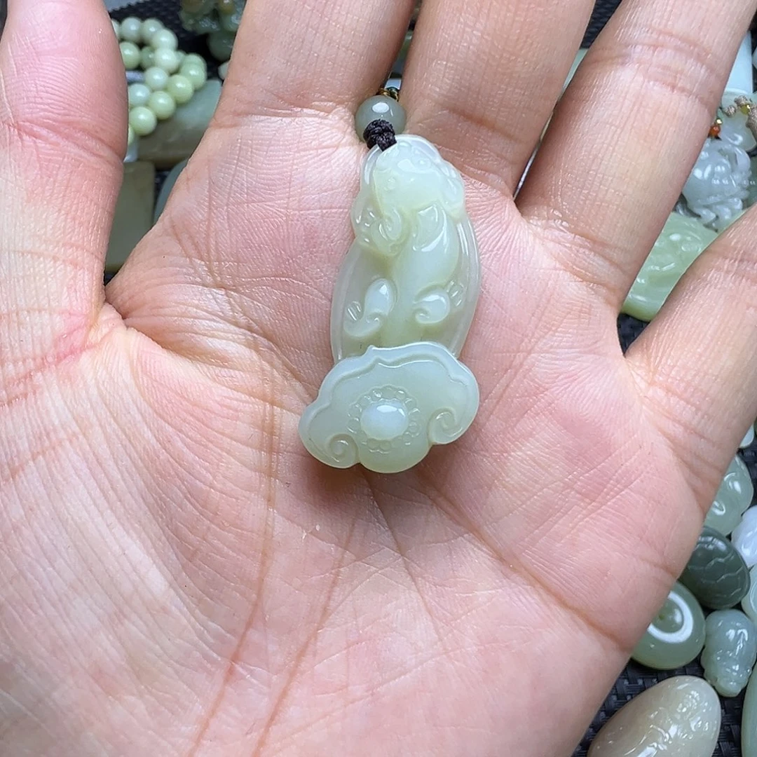 和田玉未镶嵌颈饰买断价，不退不换，卡37