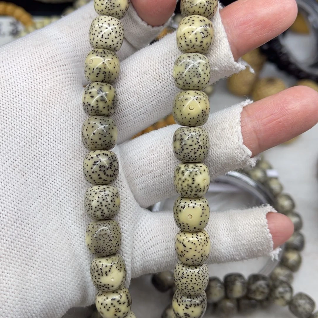 星月菩提手串星月菩提卡11石玉料开单价手持