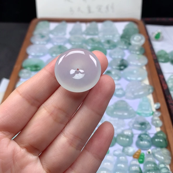 颈饰未镶嵌翡翠冰种平安扣