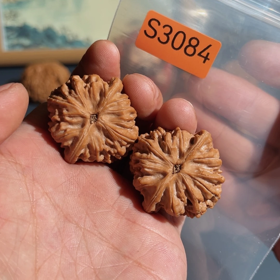 文玩核桃把件梨木台