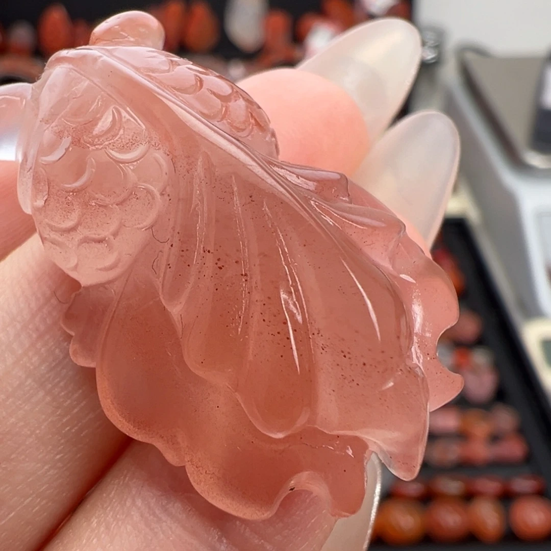 南红玛瑙未镶嵌颈饰冰粉金鱼