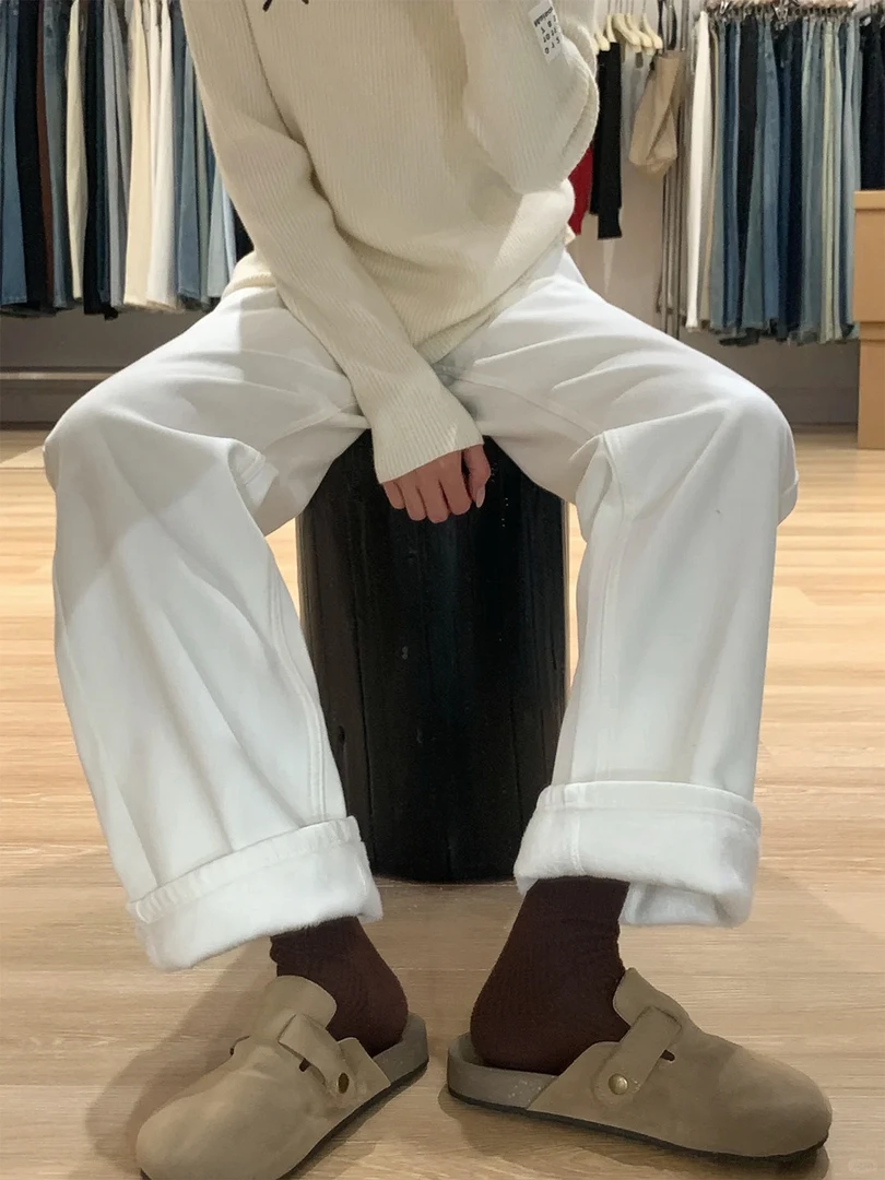月光白窄版阔腿牛仔裤女2025冬季加绒梨型身材高腰显瘦直筒拖地裤
