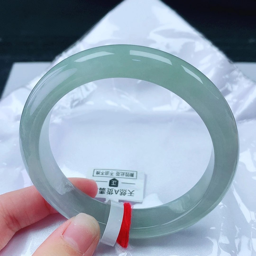翡翠手镯未镶嵌58圈