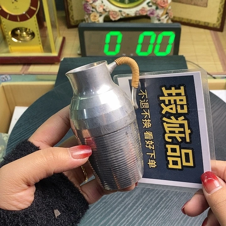 摆件有微瑕有微瑕