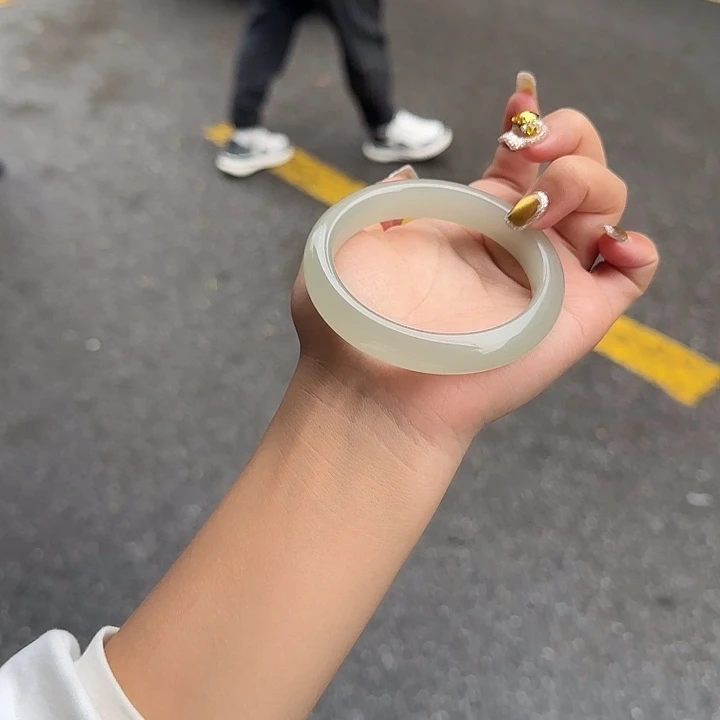 东陵石未镶嵌手镯