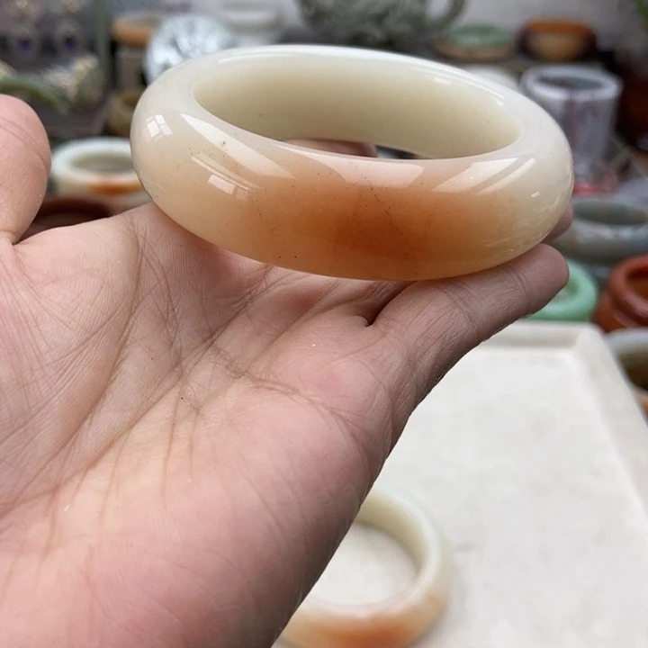未镶嵌手镯石英岩玉奶糖