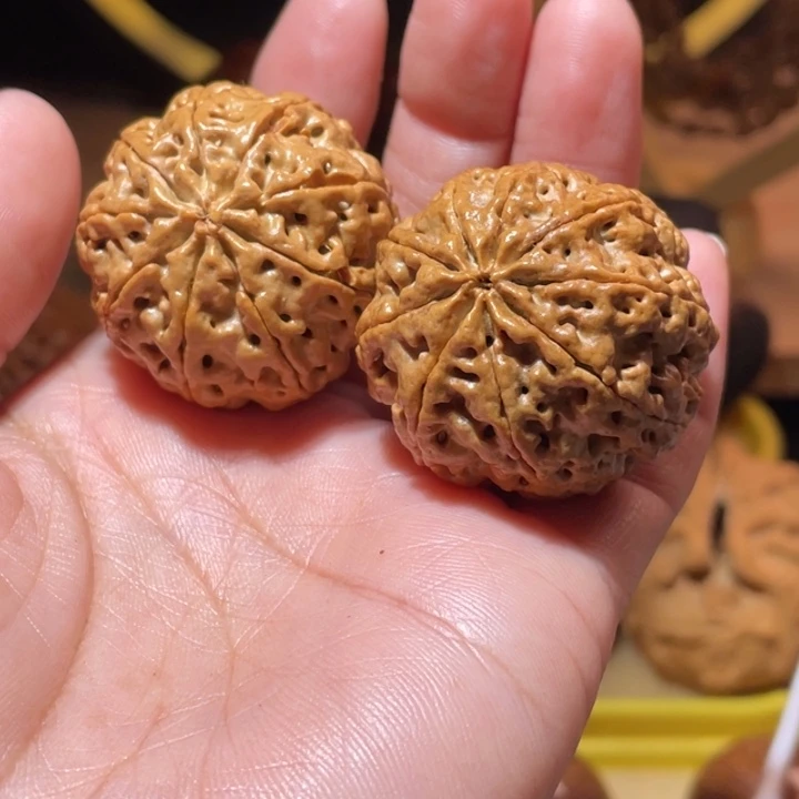 桃核把件九瓣金刚菩提
