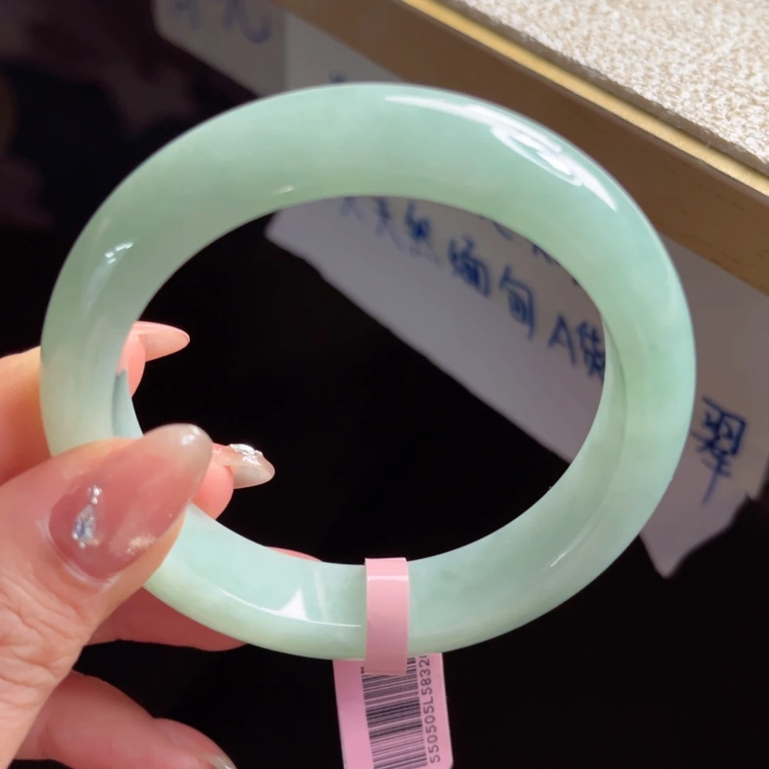 翡翠未镶嵌手镯手镯