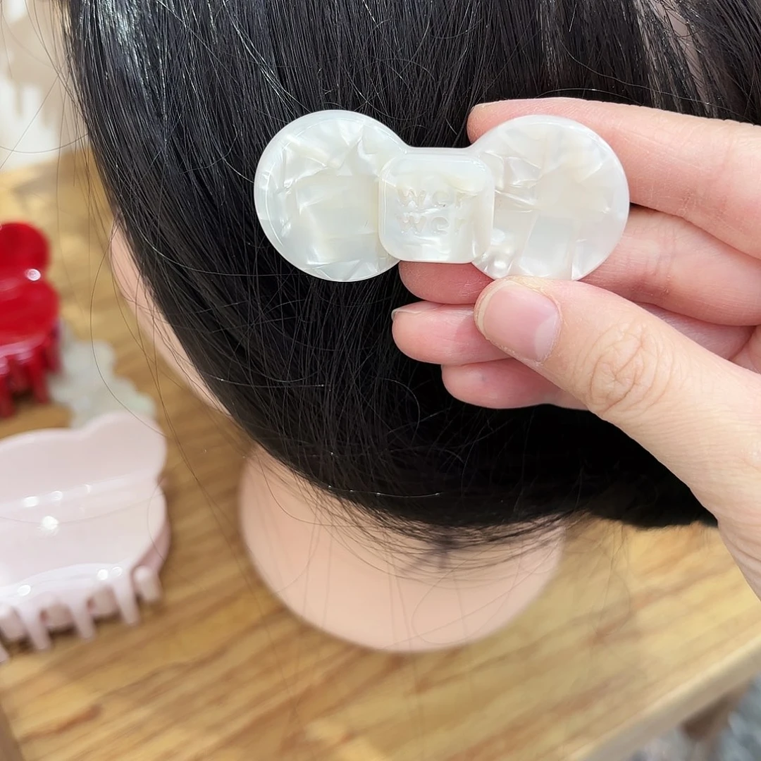 皮质铁合金中号贝母蝴蝶结