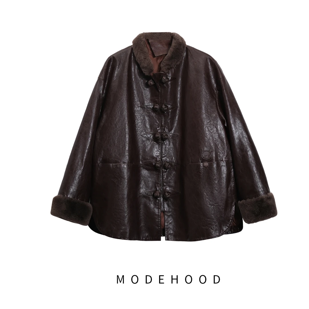 MODEHOOD伊凡【中古世家】皮毛一体油蜡皮盘扣新中式皮鹅绒服QZ-270