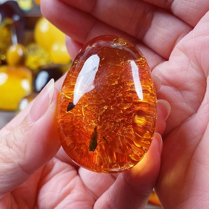 琥珀未镶嵌裸石吊坠