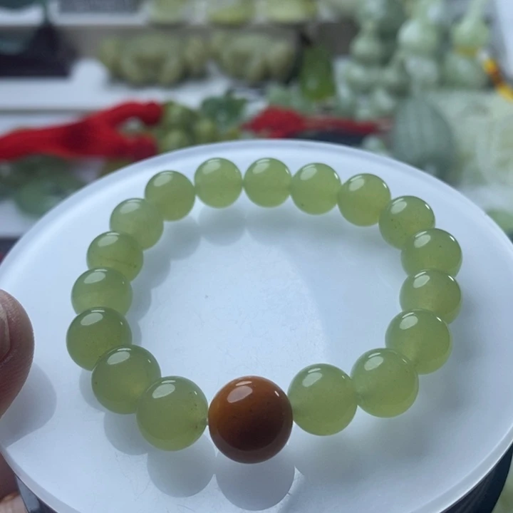 未镶嵌蛇纹石玉颈饰