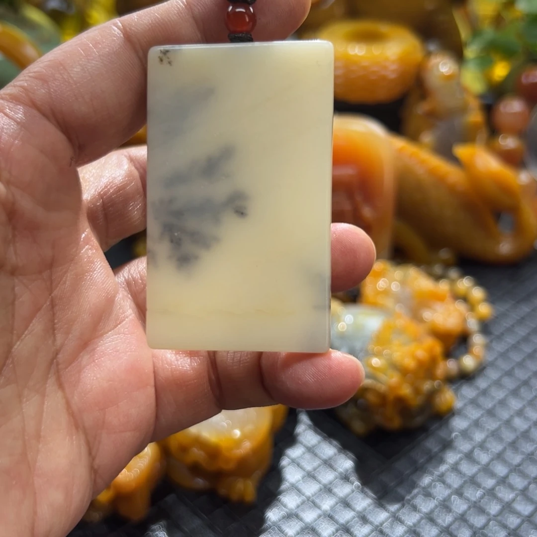 石英质玉未镶嵌颈饰