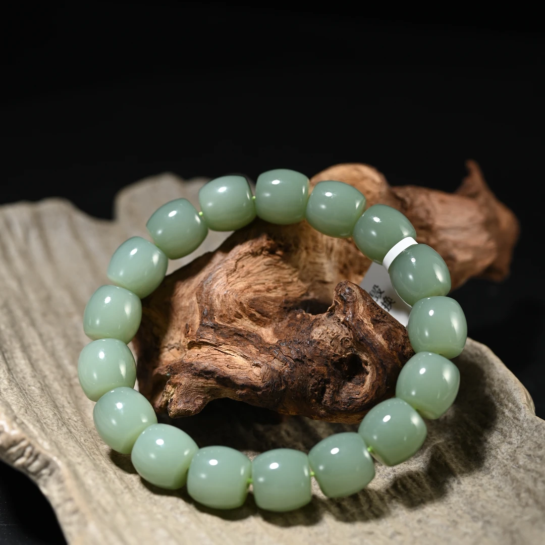 LOT8834 2511130041和田玉碧玉手串/保利