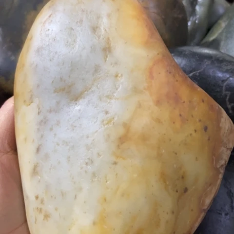 w***白和田玉未镶嵌把件